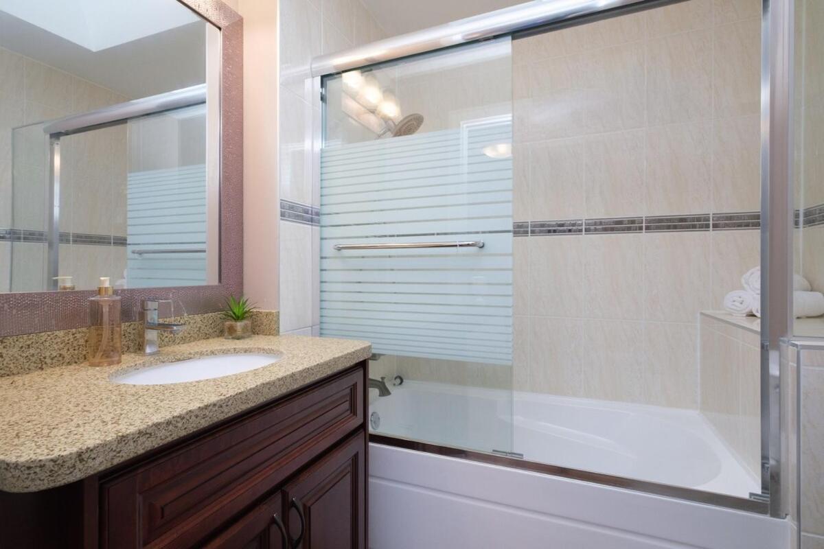 Spacious 4Br W Ensuites Mins To Downtown Yvr Ubc Ванкувер Екстер'єр фото