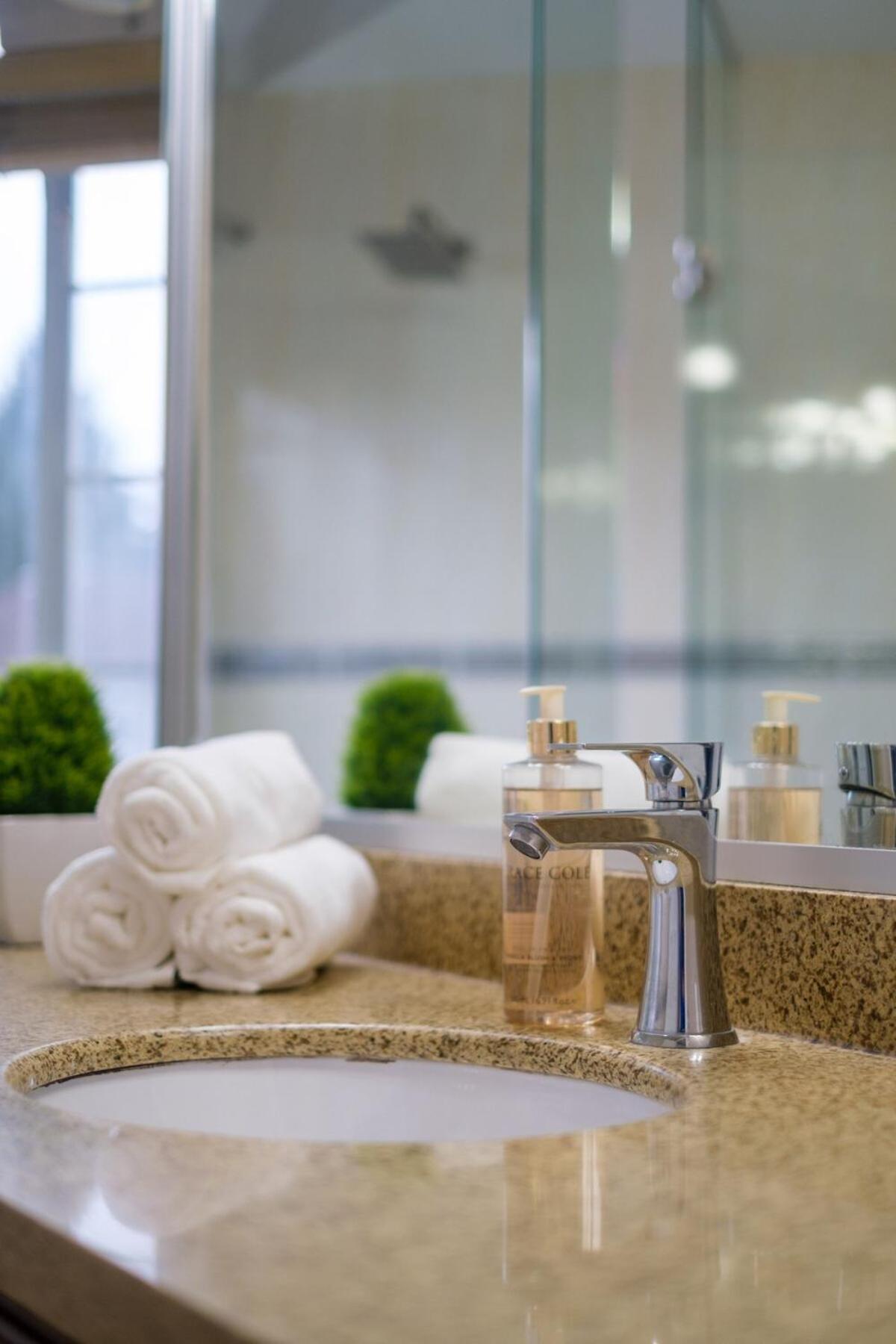 Spacious 4Br W Ensuites Mins To Downtown Yvr Ubc Ванкувер Екстер'єр фото