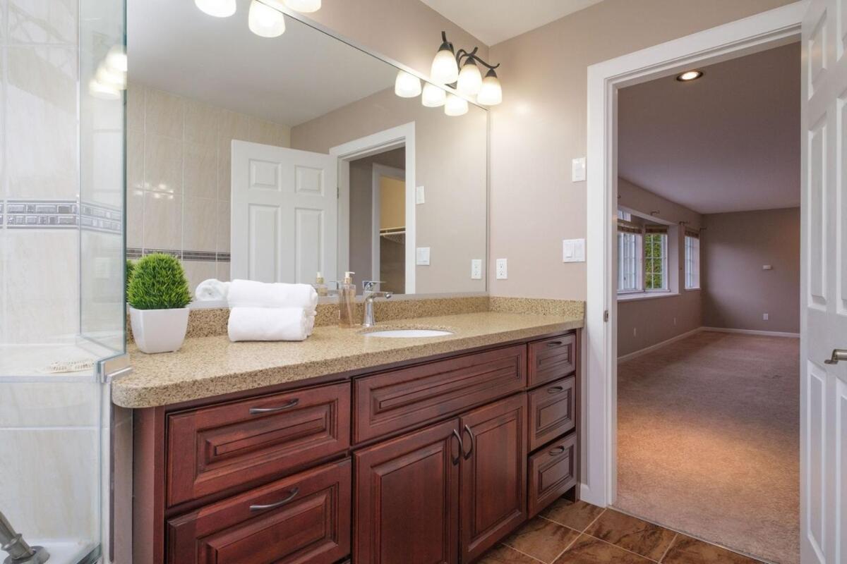 Spacious 4Br W Ensuites Mins To Downtown Yvr Ubc Ванкувер Екстер'єр фото