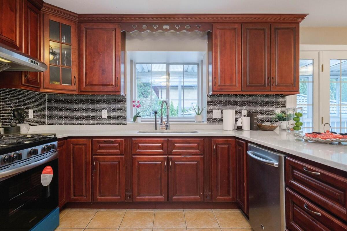 Spacious 4Br W Ensuites Mins To Downtown Yvr Ubc Ванкувер Екстер'єр фото
